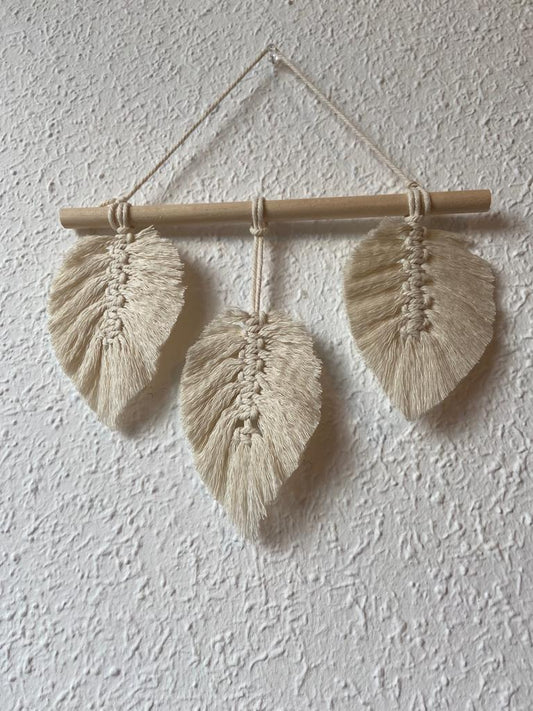 Tapiz macramé plumas